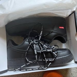 Supreme X Air Force 1.  Size 9 no creases comes with box and extra supreme laces
